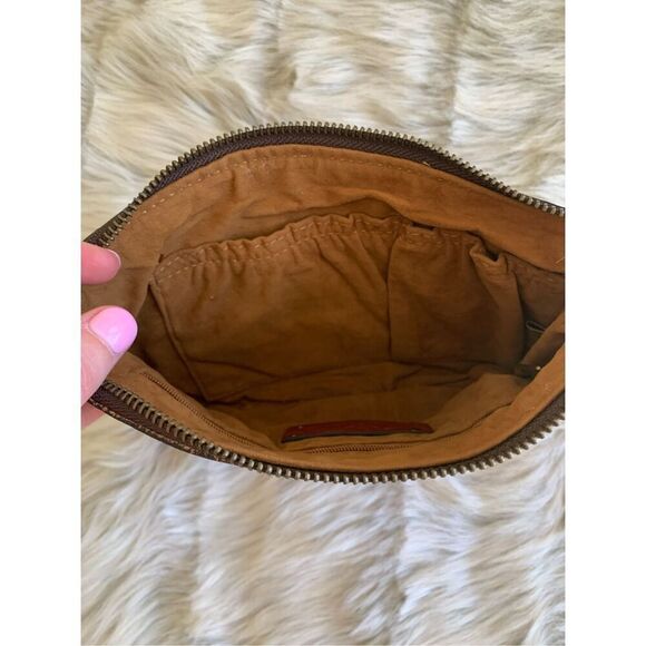 Patricia Nash spring buck collection wristlet - Picture 3 of 4